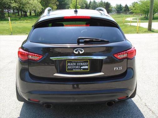 2010 INFINITI FX35 Base