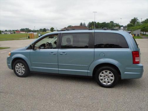 2010 Chrysler Town & Country LX 4dr Mini Van