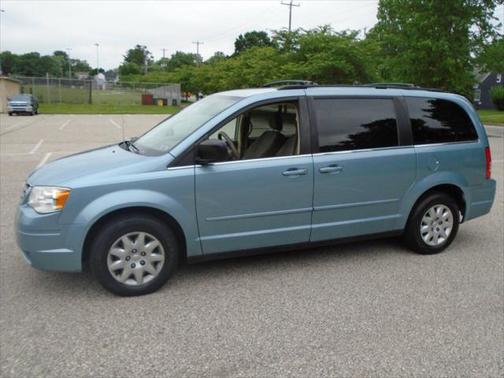 2010 Chrysler Town & Country LX 4dr Mini Van