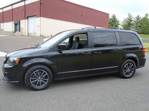 Black 2018 Dodge Grand Caravan GT