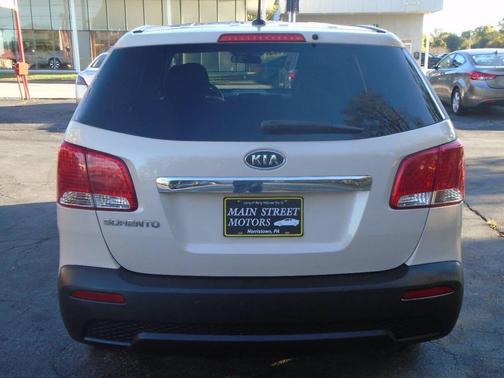 2011 Kia Sorento LX
