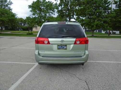 2008 Toyota Sienna LE