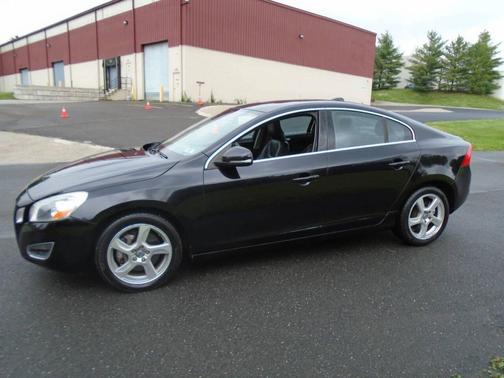 Black 2012 Volvo S60 T5