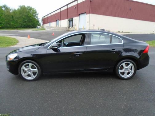 Black 2012 Volvo S60 T5