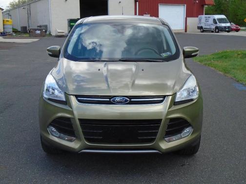 Green 2013 Ford Escape SEL