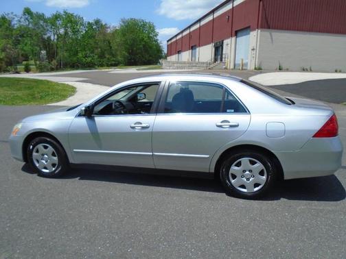 Silver 2007 Honda Accord SE