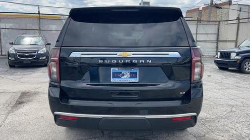 2023 Chevrolet Suburban LT