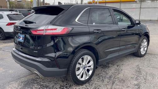 2022 Ford Edge Titanium