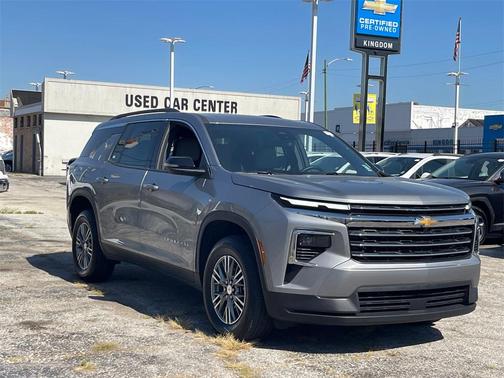 2025 Chevrolet Traverse LT