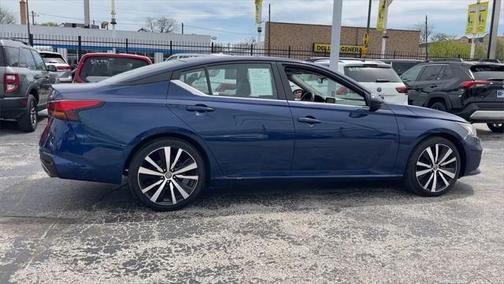 2022 Nissan Altima SR FWD