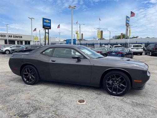2022 Dodge Challenger SXT