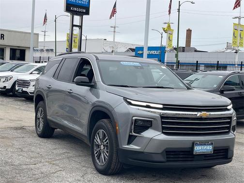 2025 Chevrolet Traverse LT