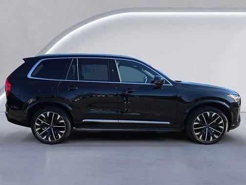 2025 Volvo XC90 Plus