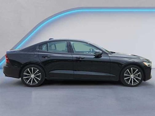 Black Stone 2022 Volvo S60 B5 AWD Momentum