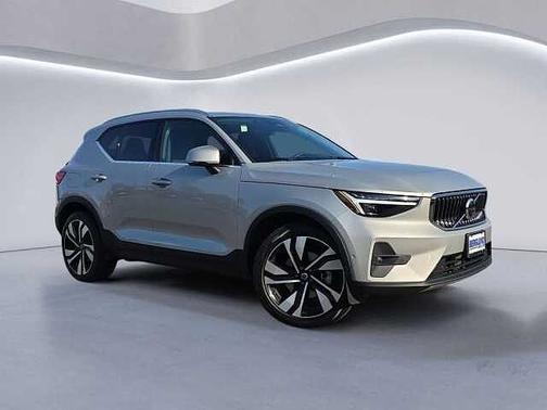 2025 Volvo XC40 Plus