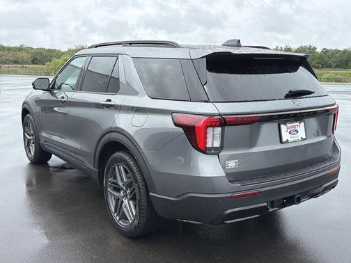 Carbonized Gray Metallic 2026 Ford Explorer ST-Line