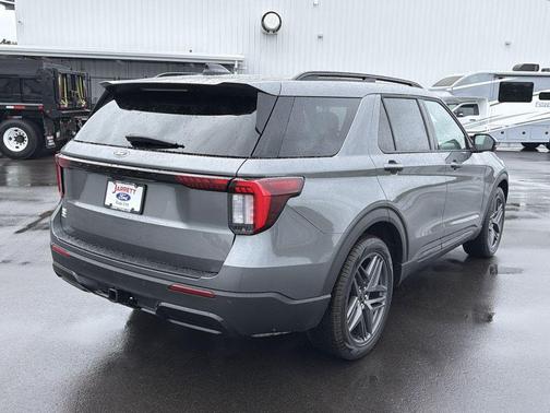 Carbonized Gray Metallic 2026 Ford Explorer ST-Line