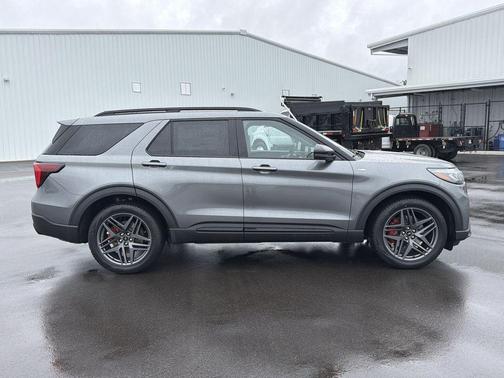 Carbonized Gray Metallic 2026 Ford Explorer ST-Line