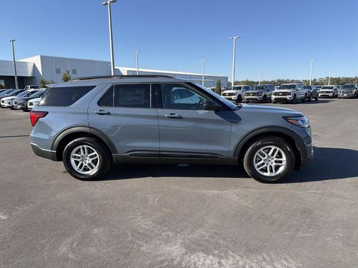 Vapor Blue Metallic 2026 Ford Explorer Active