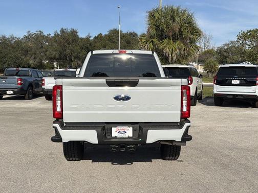 Avalanche 2026 Ford F-350 XL