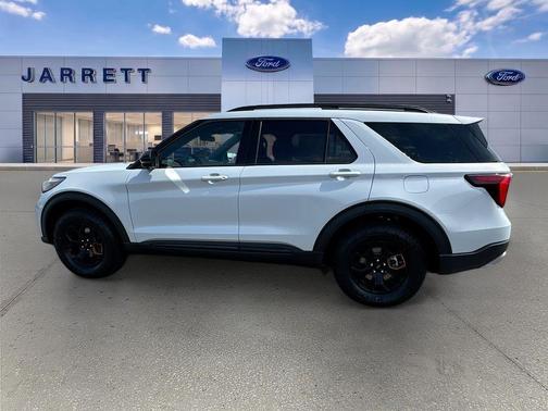 Space White Metallic 2026 Ford Explorer Tremor