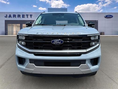 Glacier Gray Metallic 2026 Ford Expedition Platinum