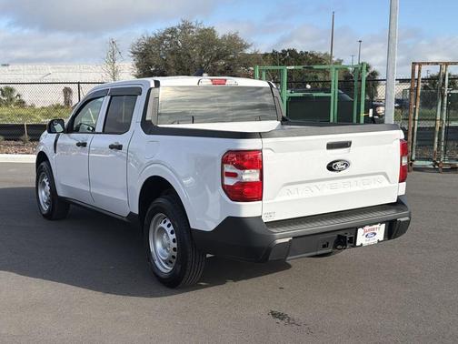 Oxford White 2025 Ford Maverick XL