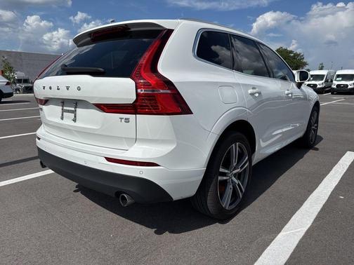 Ice White 2021 Volvo XC60 T5 Momentum