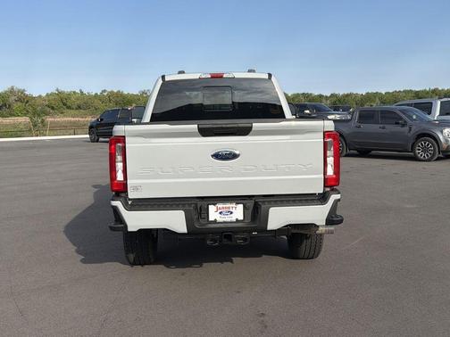 Avalanche 2026 Ford F-250 XL