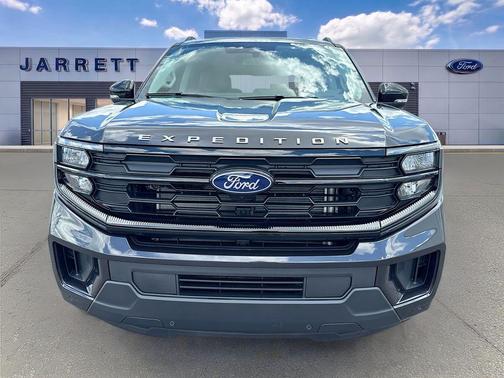 Dark Matter Gray Metallic 2026 Ford Expedition Active