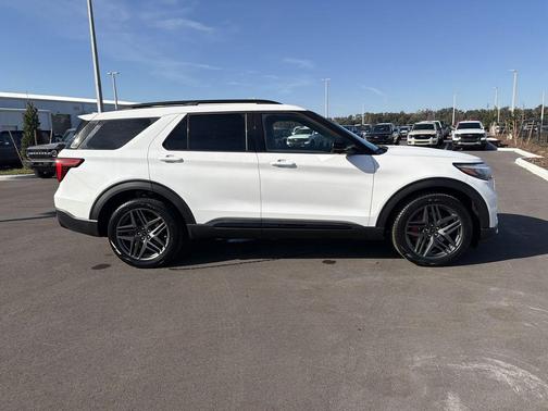 Star White 2026 Ford Explorer ST