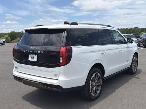 Star White 2026 Ford Expedition King Ranch