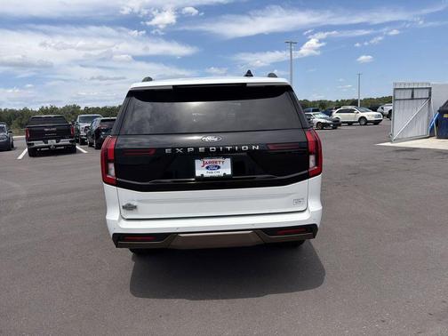Star White 2026 Ford Expedition King Ranch