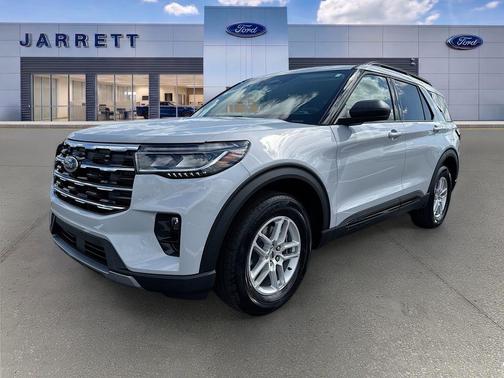 Space White Metallic 2026 Ford Explorer Active