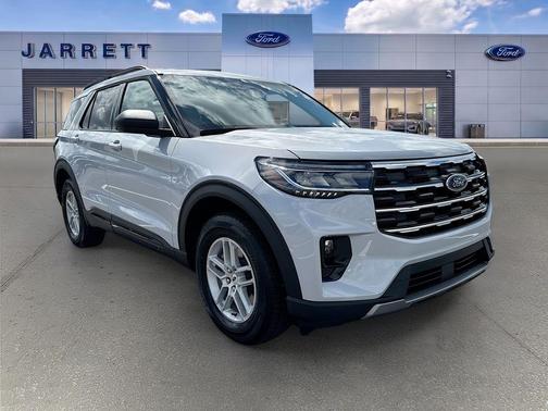 Space White Metallic 2026 Ford Explorer Active