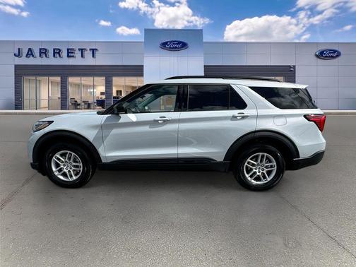 Space White Metallic 2026 Ford Explorer Active