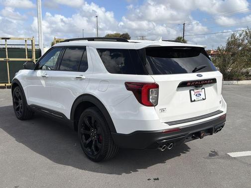 Star White 2022 Ford Explorer ST