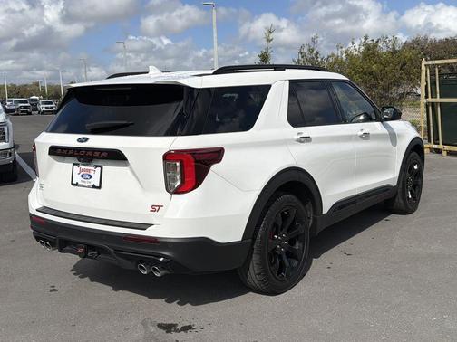Star White 2022 Ford Explorer ST