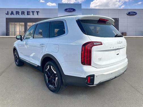 Glacial White Pearl 2024 Kia Telluride S