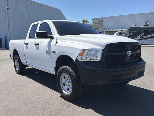Bright White Clearcoat 2019 RAM 1500 Classic Tradesman
