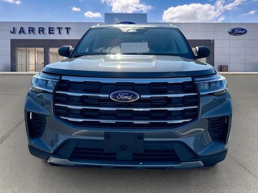 Carbonized Gray Metallic 2026 Ford Explorer Active