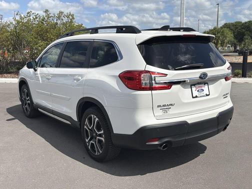 Crystal White Pearl 2023 Subaru Ascent Limited 7-Passenger