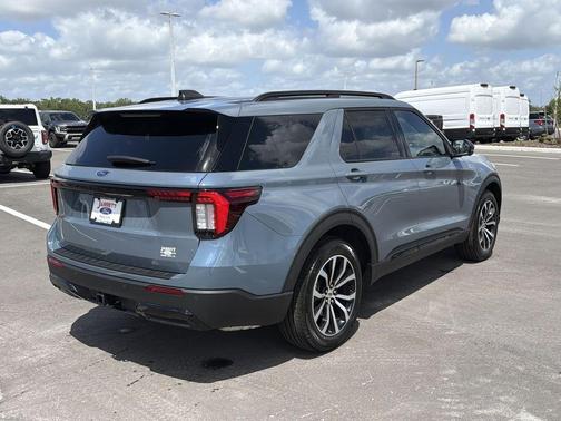 Vapor Blue Metallic 2026 Ford Explorer ST-Line