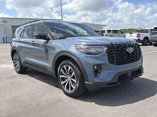Vapor Blue Metallic 2026 Ford Explorer ST-Line