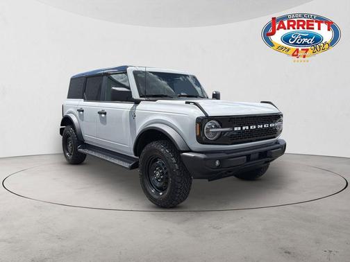 Avalanche Gray 2026 Ford Bronco Outer Banks