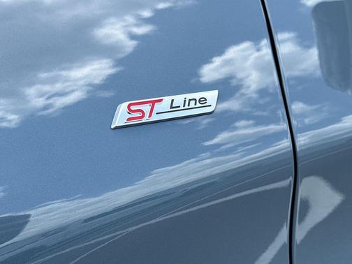 Vapor Blue Metallic 2026 Ford Explorer ST-Line