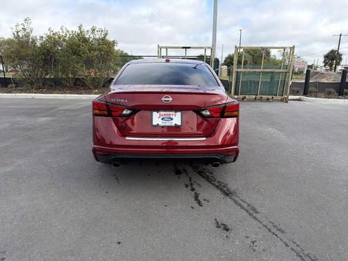 Scarlet Ember 2023 Nissan Altima 2.5 SR