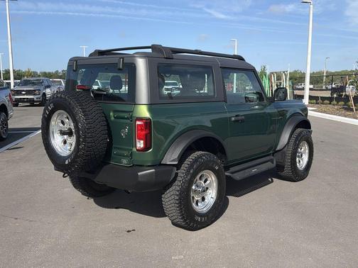 2023 Ford Bronco Base