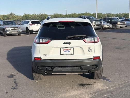 Bright White Clearcoat 2022 Jeep Cherokee X