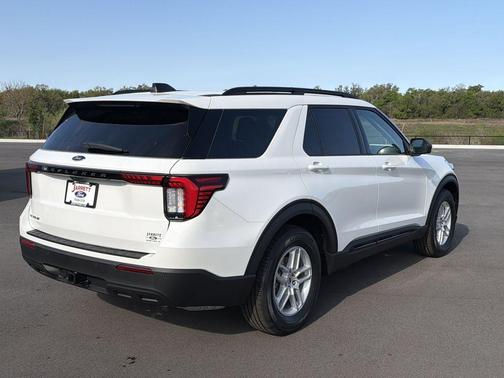 Star White 2026 Ford Explorer Active